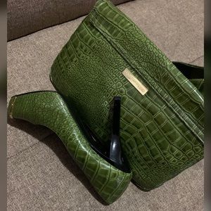 CHRISTIAN SIRIANO Green Shoes and clutch